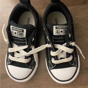 Converse Chuck Taylor toddler low top sneaker size 7